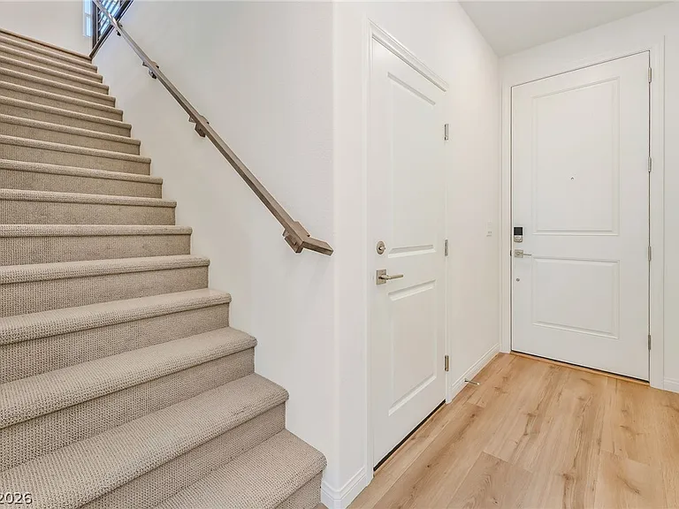 9243 Broome Ct — Photo 15