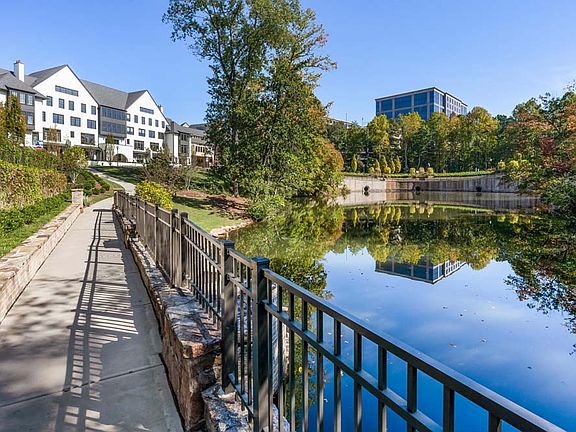 Your community walking trails at Aria