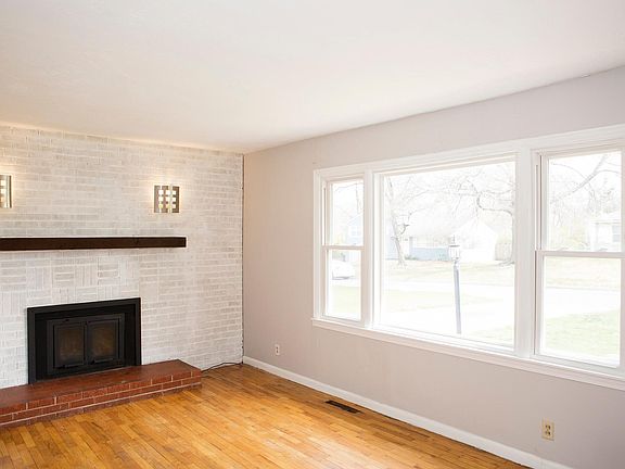 5th image of 1604 W 21st Ter