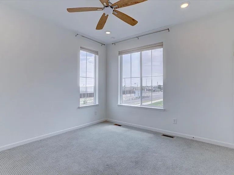 1828 S Poplar Ct — Photo 10