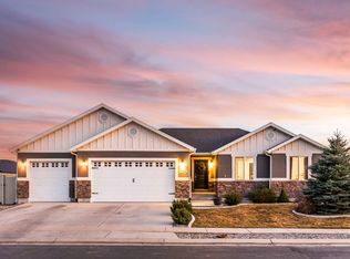1070 E Hunter Ln, Eagle Mountain, UT 84005