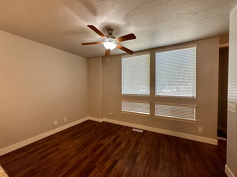 7942 S 5095 W — Photo 3
