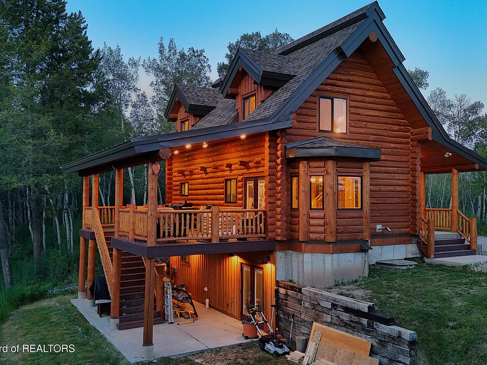 1st image of 2580 Shoshone Ln