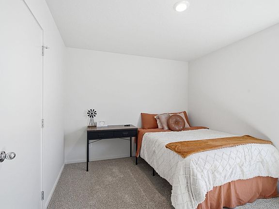 5th image of 1712 E B St