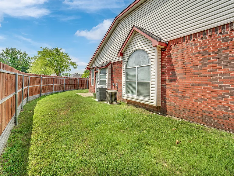 1410 Post Oak Dr — Photo 26
