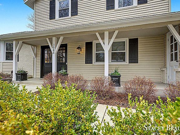 3rd image of 3045 Meadow Way St SE