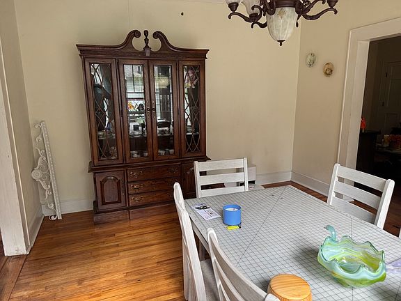 9th image of 204 E Hart Ave