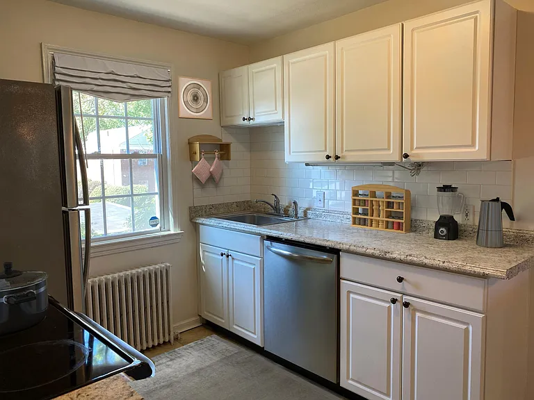 51 Robin Rd — Photo 3