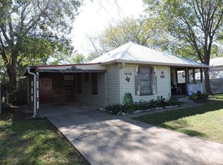 205 W Mount Vernon St, Mabank, TX 75147
