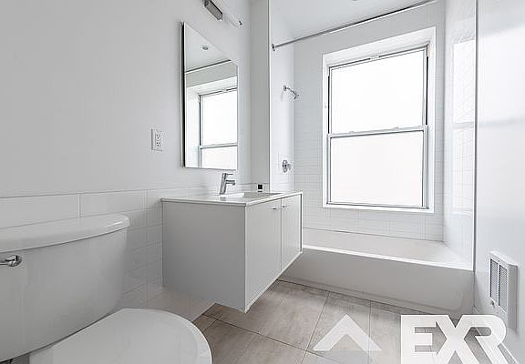 4th image of 215 W 116th St APT 6F