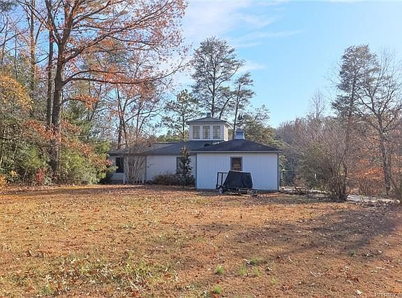2nd image of 1 Lakeview Dr