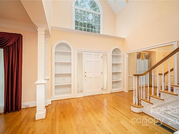 2nd image of 3607 Deruyter Cir