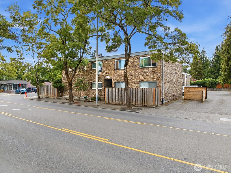 2nd image of 8701 35th Avenue NE Apt 4