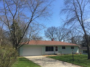 1304 Shanower Dr, Mishawaka, IN 46545
