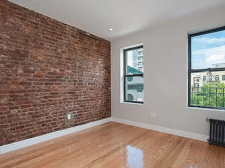 202 S 2nd St #21 — Photo 3