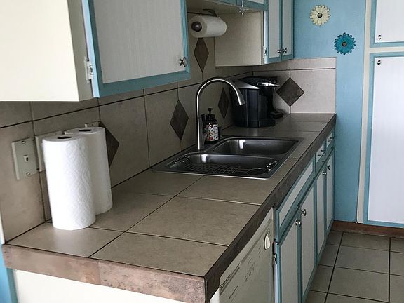 kitchen left