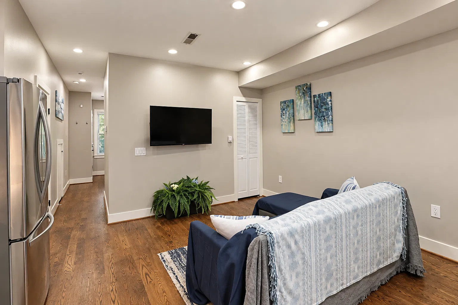 2 bed, 675 sqft, $2,000 — Photo 4