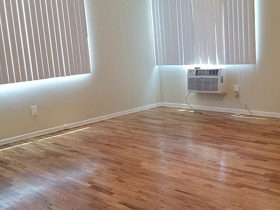 4th image of 7027 Fulton Ave APT 1