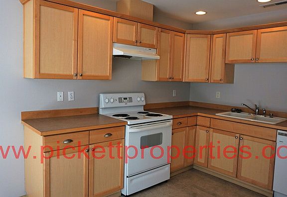 4th image of 6506 Newaukum Pl NE
