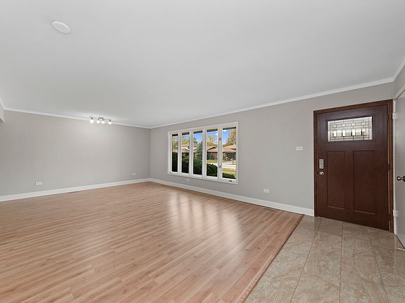 3rd image of 8515 W Sun Valley Dr