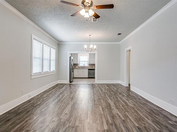 3rd image of 4606 Collinwood Ave