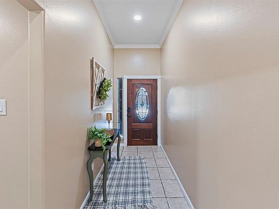 4th image of 211 Briarwood Ct