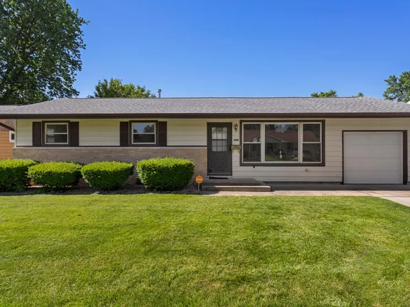 1532 Gleason Dr, Rantoul, IL 61866