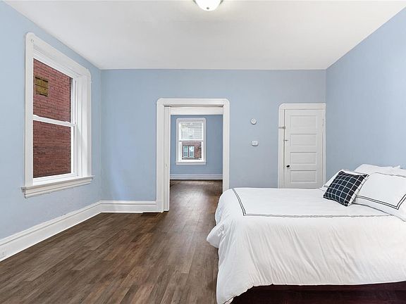 4th image of 4267 Botanical Ave