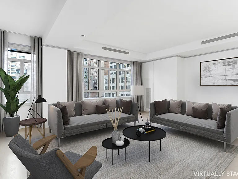 21 E 61st St #9C — Photo 1