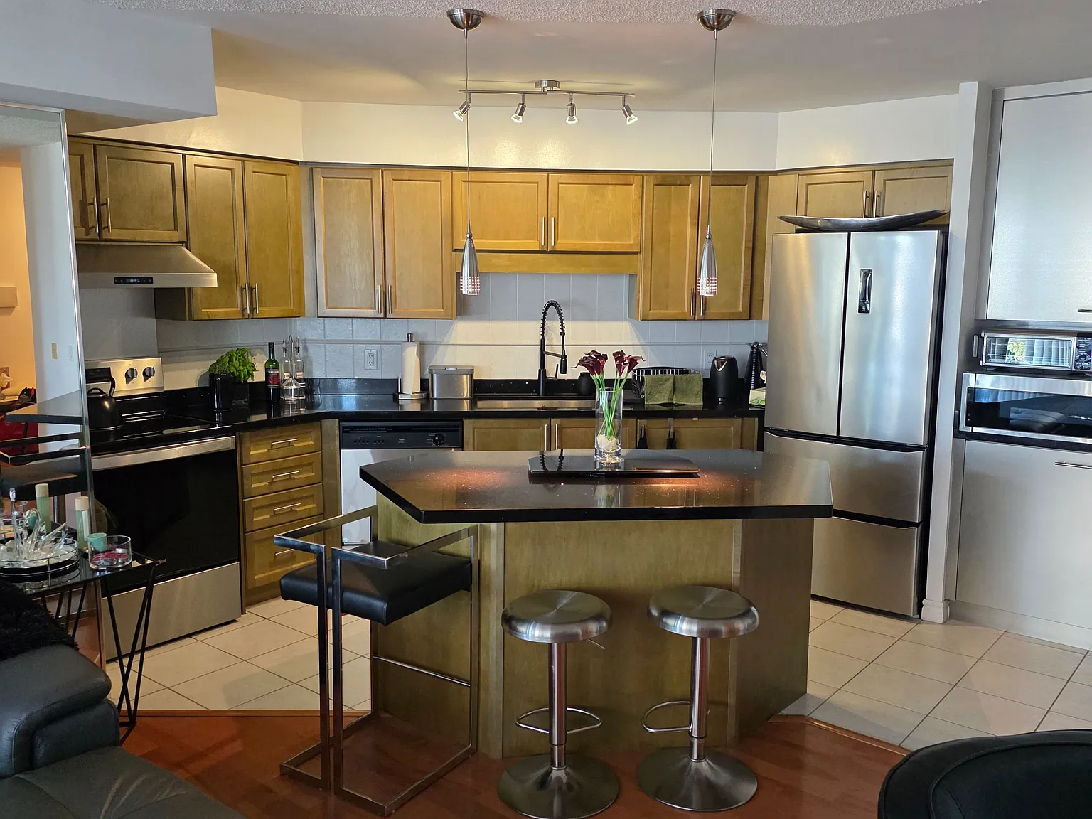 3 bed, $3,800 — Photo 3