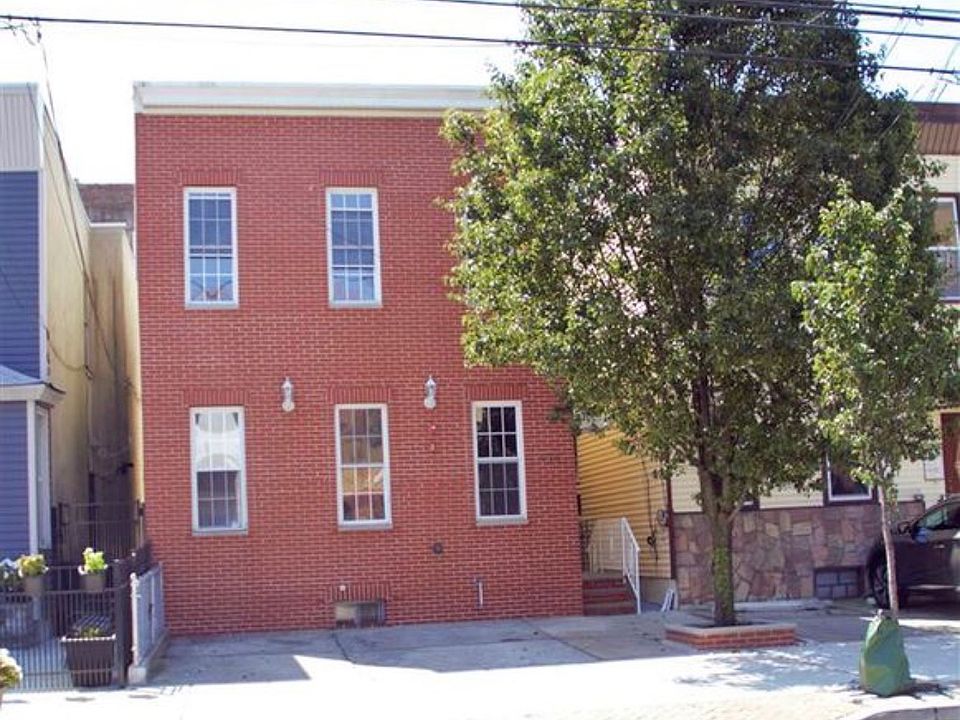 1st image of 613 22nd St #2
