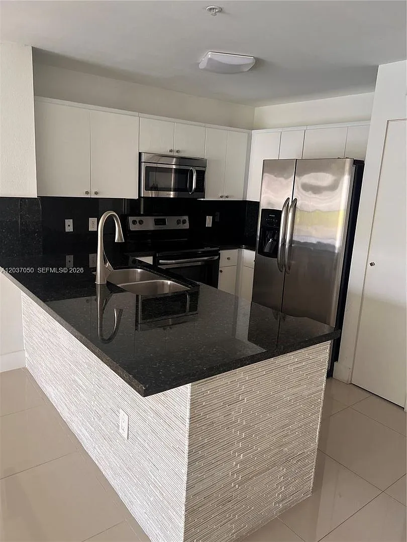 4370 NW 107th Avenue 202, Doral, FL 33178 - 1879 — Photo 2
