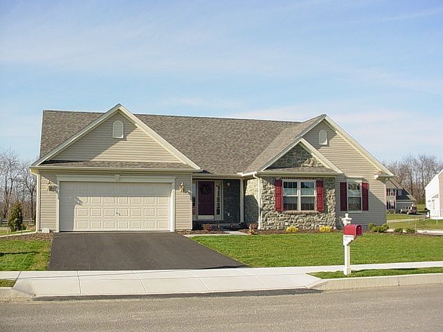 Twin Ponds Model Home