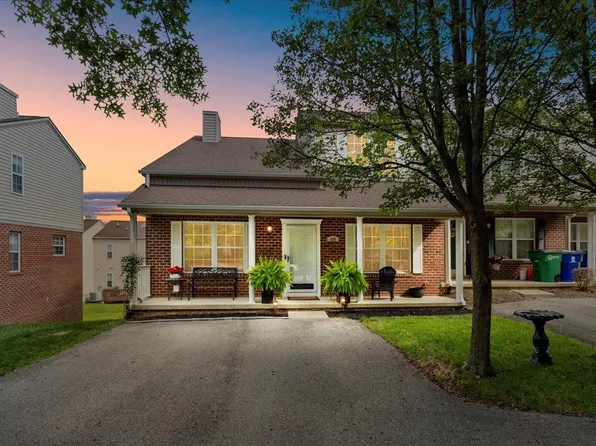 605 Tall Oak Blvd, Christiansburg, VA 24073