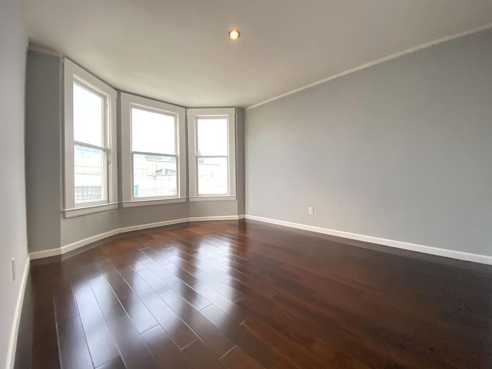 1st image of 1552 Howard St Floor 2