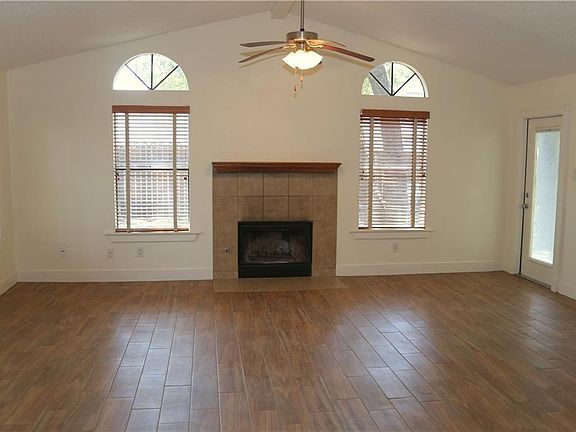 5th image of 1411 Piney Creek Ln