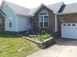 406 Tobacco Rd, Clarksville, TN 37042