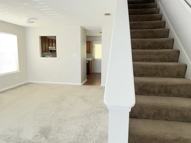 Entry/Stairs