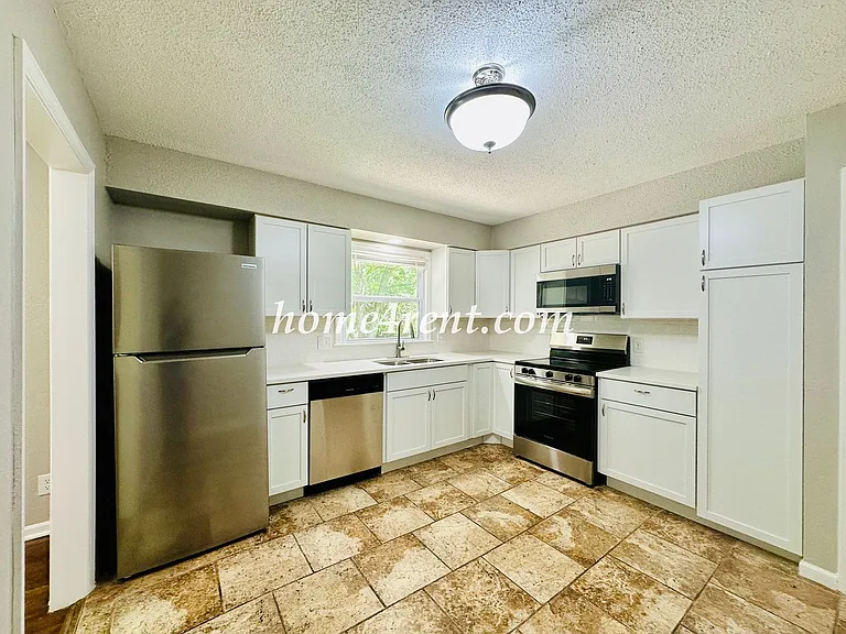 7421 Hardy Ave — Photo 12