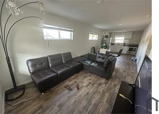 2 bed, 750 sqft, $999 — Photo 3