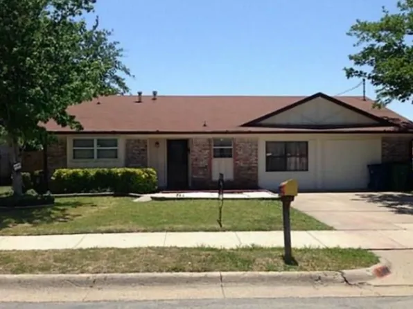 6000 Lindy Ln, Watauga, TX 76148