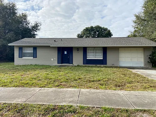 1312 Saxon Blvd Photo 1