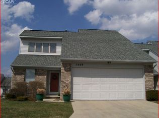 5469 Country Club Ln, Grand Blanc, MI 48439