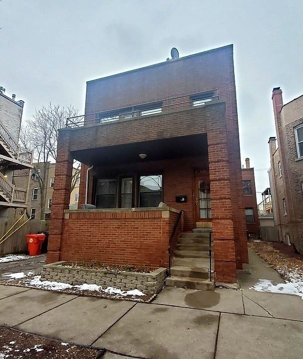 1st image of 1048 N Leavitt St #2R
