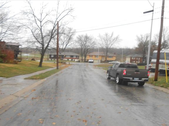 5th image of 8824 Ford Ave