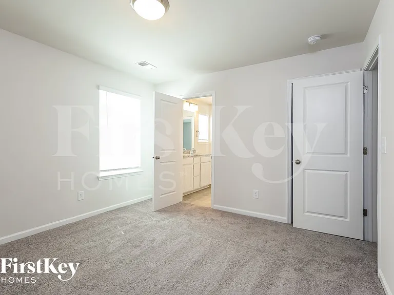 614 Goldburn Way — Photo 12