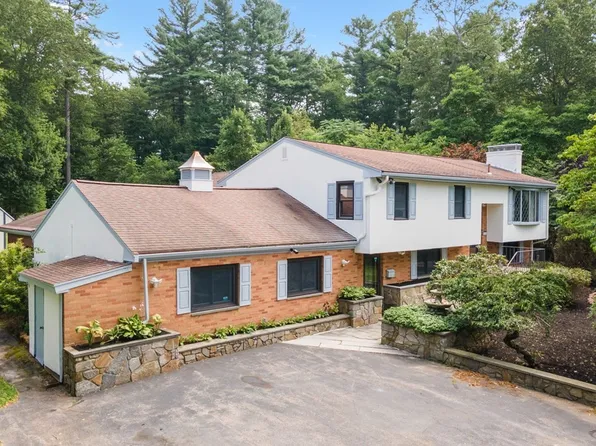 864 Washington St, South Easton, MA 02375