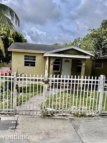 2nd image of 1150R NW 140th Ter