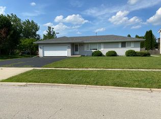 734 Bon Terre Rd, New Lenox, IL 60451