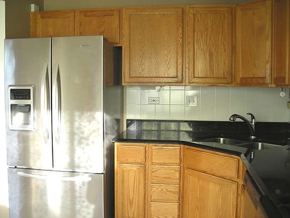 4th image of 332 S Lancelot Ln